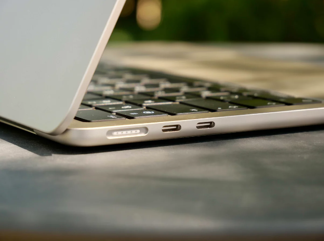 Apple améliore discrètement son MacBook Air M2 13 pouces !