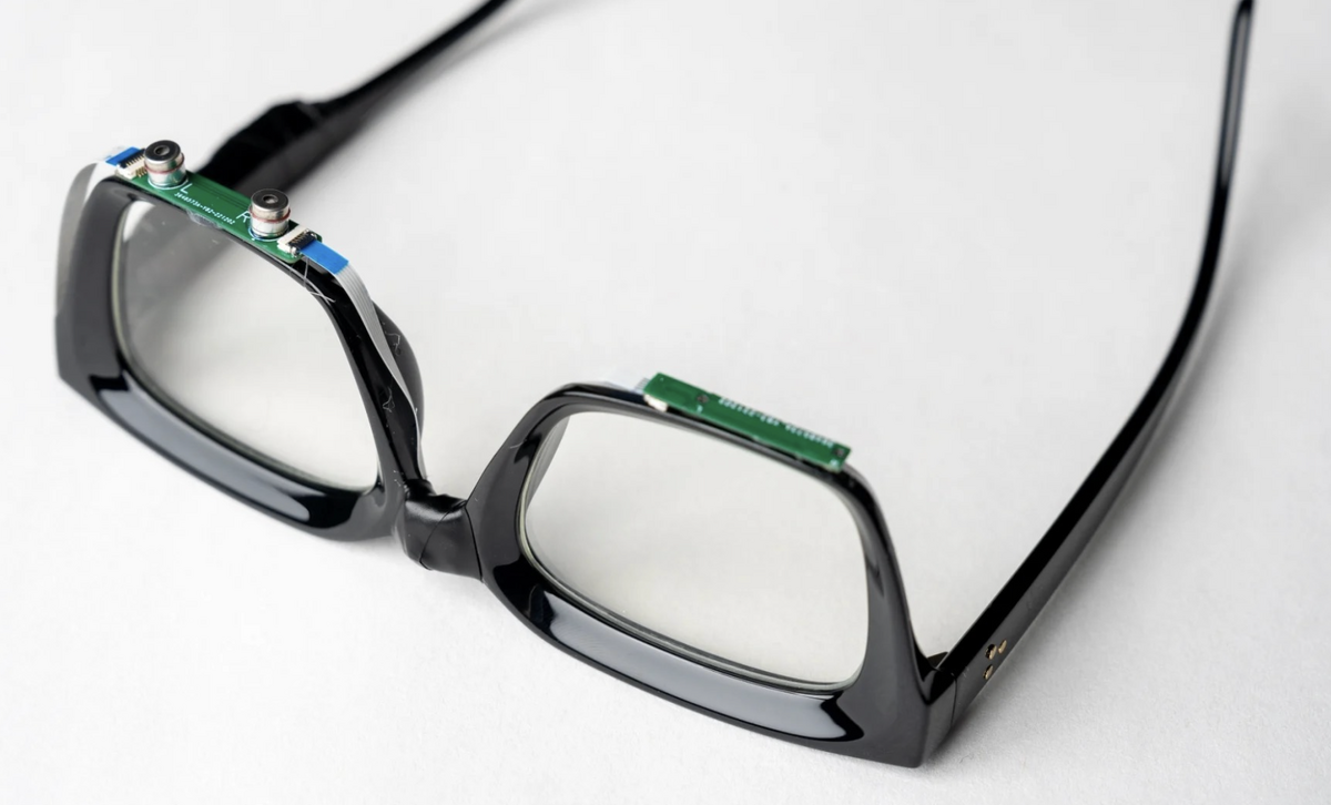 Des lunettes connectées qui lisent sur les lèvres