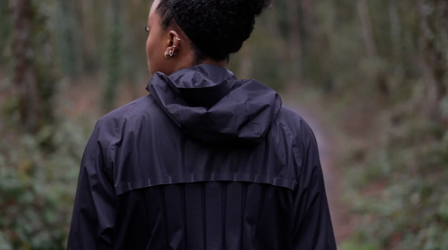 Nike dévoile une veste capable d'ouvrir automatiquement des aérations quand vous avez trop chaud