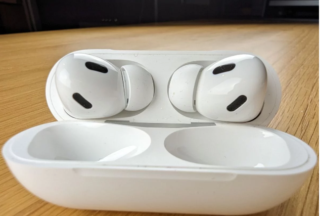 Oui, les prochains AirPods vont prendre votre température corporelle (et pas seulement)